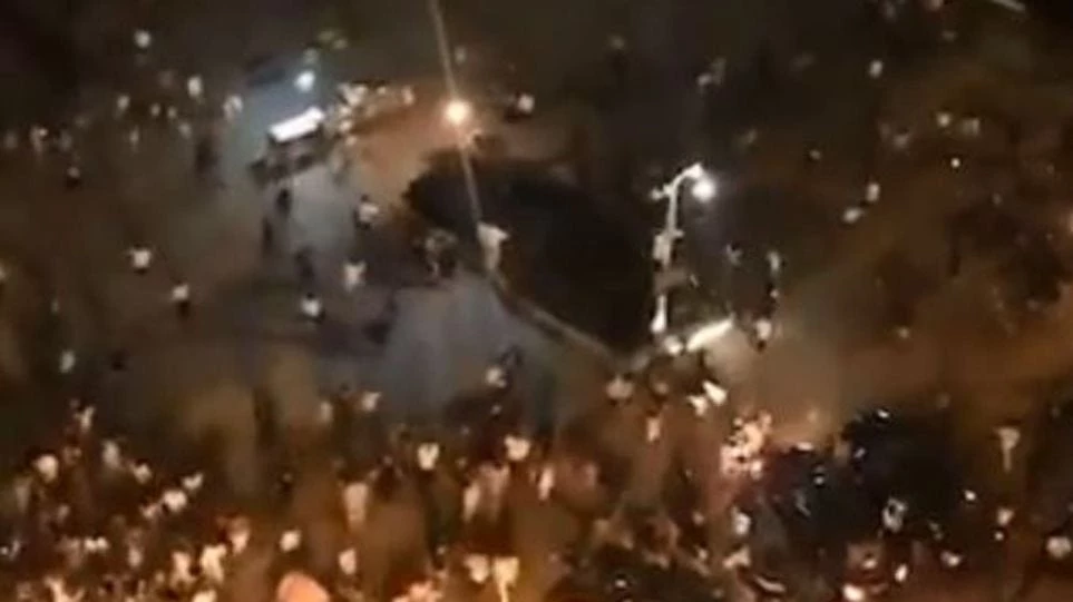 Κίνα: Aυτοκίνητο έπεσε πάνω στο πλήθος σε κατάμεστη πλατεία – Εννιά οι νεκροί